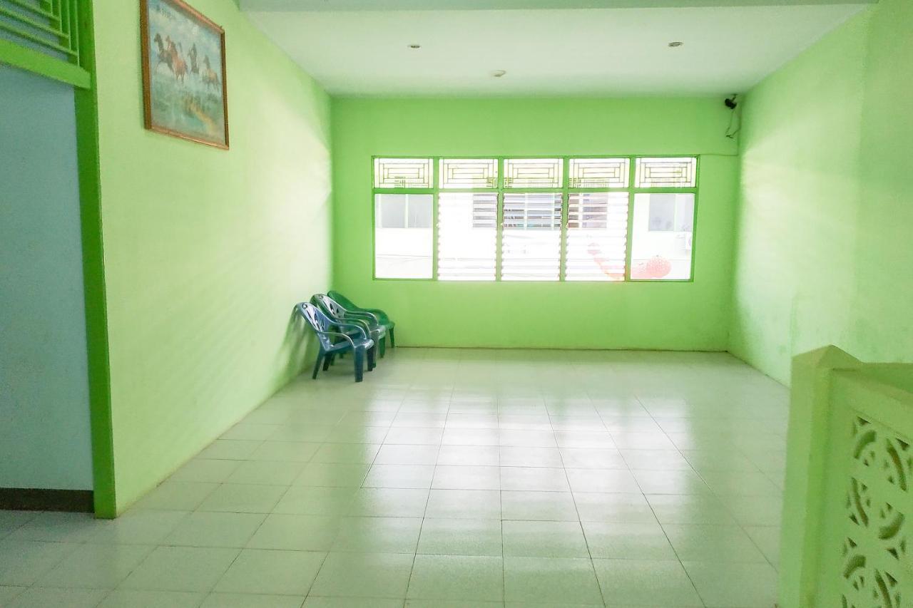 OYO 3098 Hotel Sahabat Baru Singkawang Luaran gambar