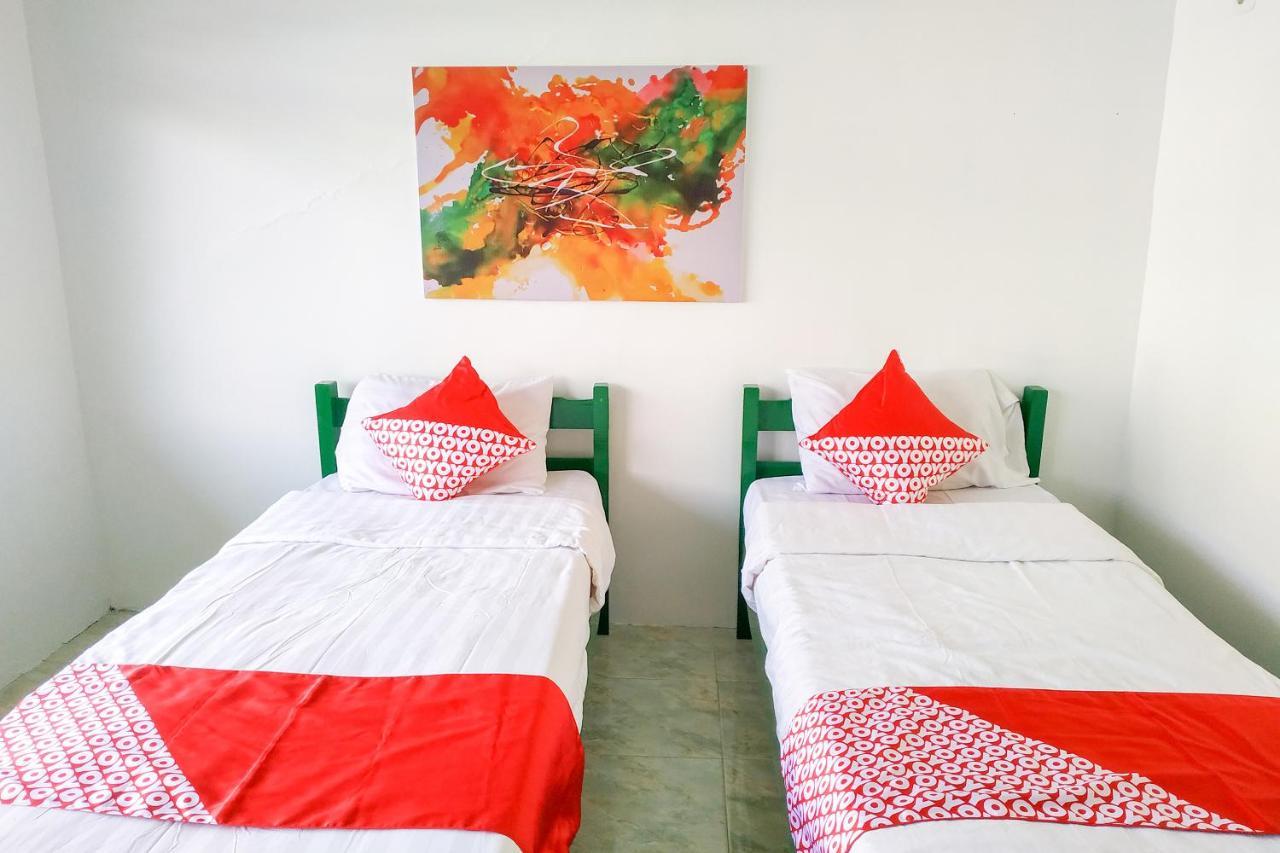 OYO 3098 Hotel Sahabat Baru Singkawang Luaran gambar