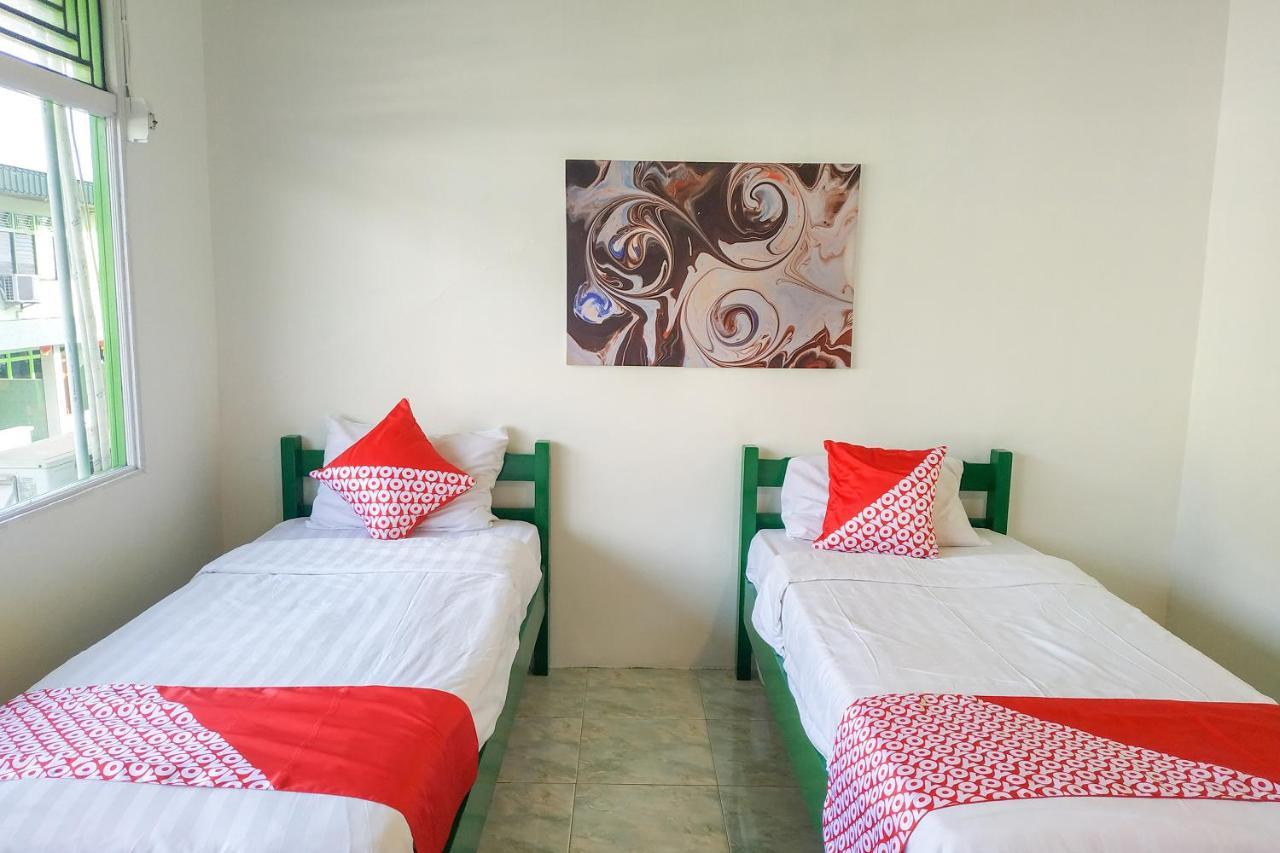 OYO 3098 Hotel Sahabat Baru Singkawang Luaran gambar